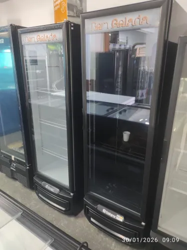 Bh Geladeira expositora de bebidas Gelopar 570 litros nova