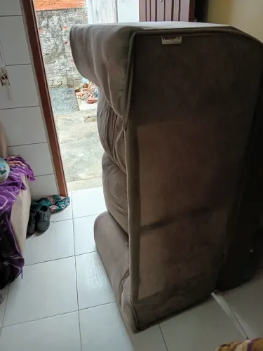 Vendo TV 42 e sofa 2lugare e um de três lugares 