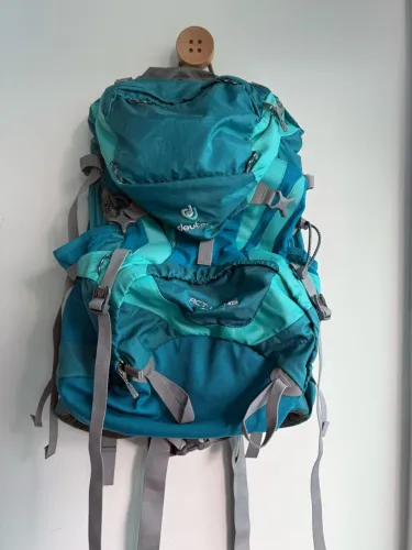 Mochilão de viagem marca Deuter