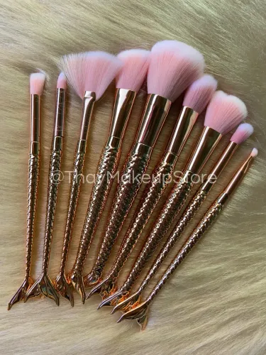 Kit com 9 pincéis de maquiagem sereia