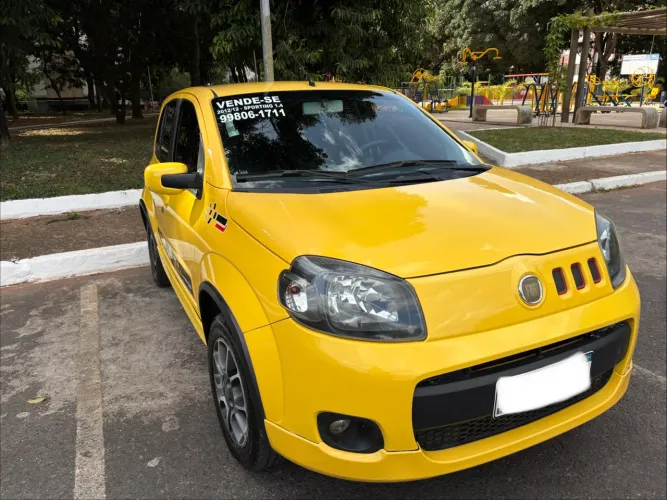 Fiat Uno Sporting 1.4 EVO Fire Flex 8V 4P 2012