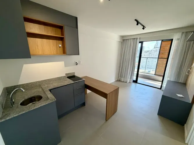 Apartamento novo, nunca habitado, 1/4 e sala, varandão. Barra Signature.