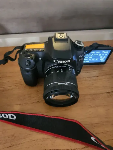 Kit Camera canon 80d com lente 18-55 stm e 2 baterias