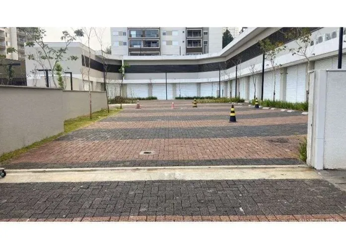 Loja à venda em São Paulo, Vila Andrade, 110m²