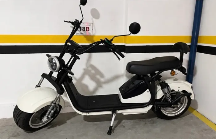 Scooter Elétrica GCX S8 3000W, com apenas 500 km rodados