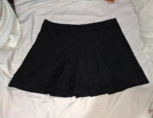Saia preta plinssada (G)