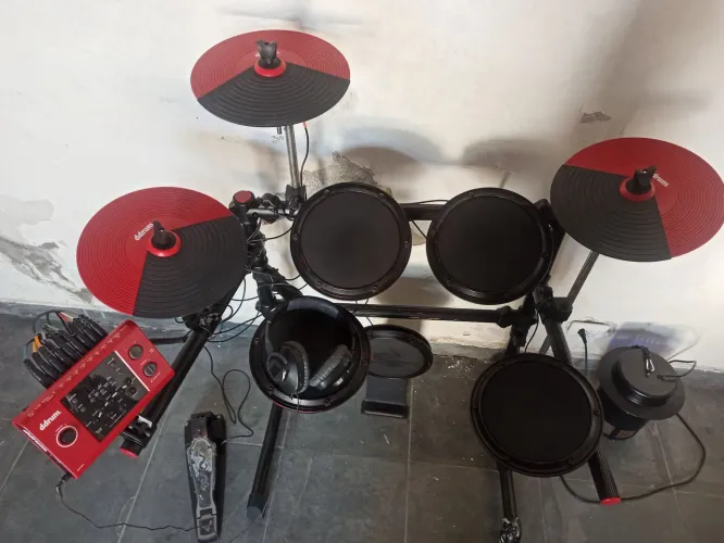 Troco bateria eletrônica por bateria acústica