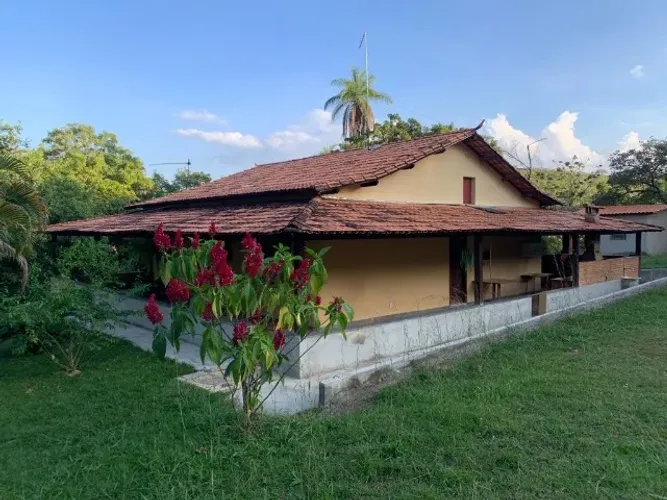 Fazendinha 22ha, sede, casa de caseiro, lagoa, nascente, bomba d?água, Jaboticatubas.