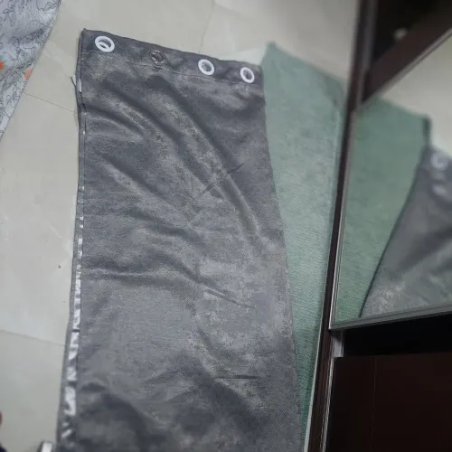 vendo 1colcha casal1 cortina e 1 tapete de sala tudo por 135 reais