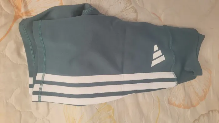 Bermuda academia adidas