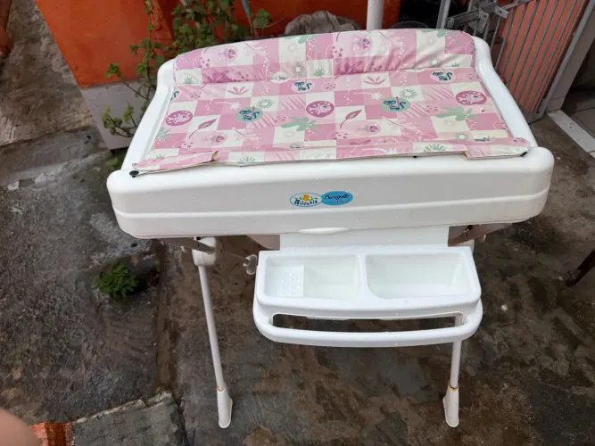 Banheira com trocador burigotto rosa