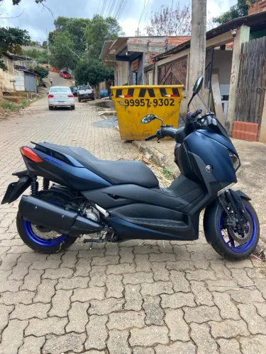 Yamaha XMAX 250 ABS 2024 - 5.600 km - Muito conservada