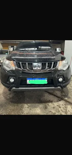 Mitsubishi L200 Tri. Outd. HPE 2.4 CD 4X4 Die. AUT 2021