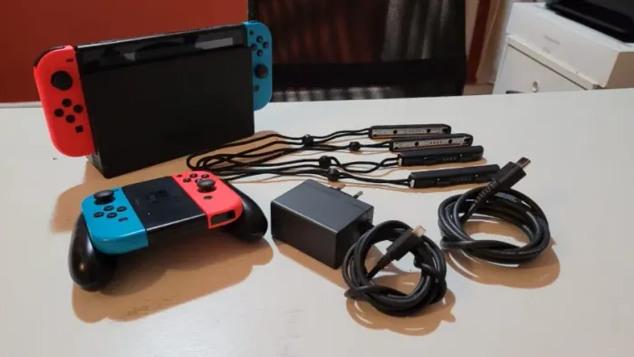 Nintendo Switch V2 32GB 2023 Completo + Acessórios