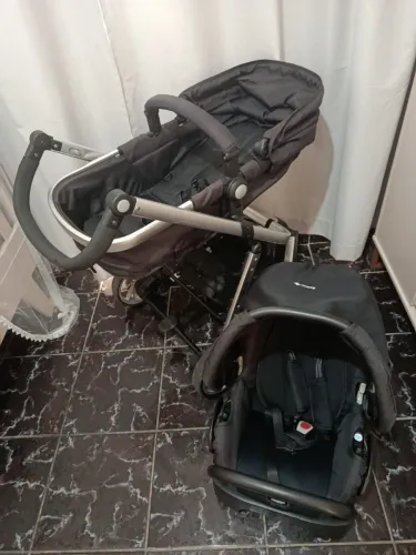 Carinho de bebê 3 em 1+ bebê conforto Mobi safety 1st confort. Acompanha colchão de Brinde