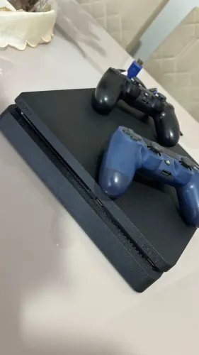 PLAYSTATION 4 SLIM 500GB À VENDA ?