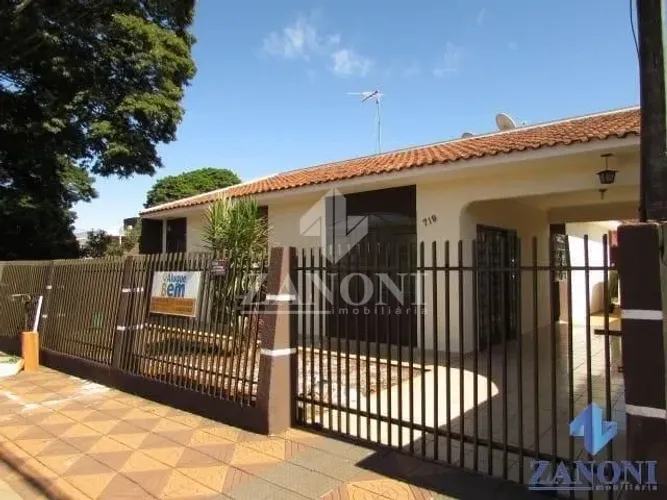 Venda de Casas / Padrão na cidade de Maringá
