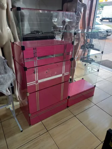 Vendo balcão  caixa  e expositor  usado