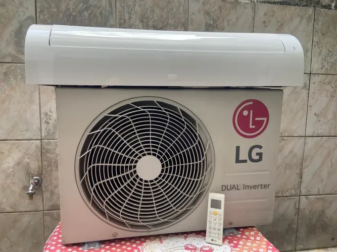 Ar Condicionado LG 12000 BTUs Serpentina de Cobre, Completo.