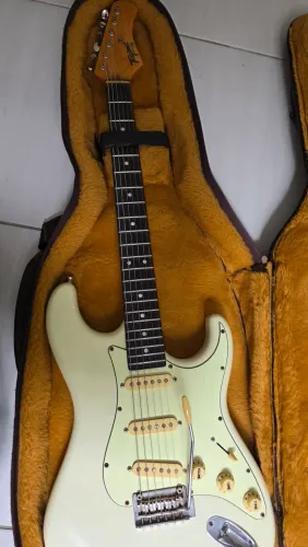Guitarra Tagima 635 + Bag