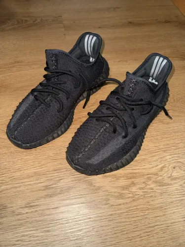 Yeezy 350 Onyx