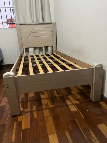 Cama de solteiro 