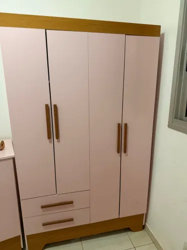 Guarda roupas e cômoda