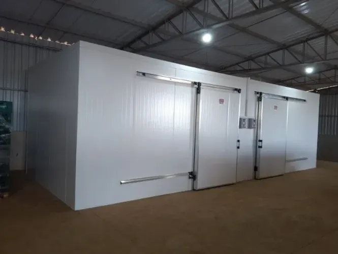 CAMARA FRIA C/ PORTA DE CORRER 8X5
