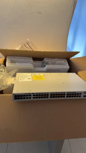 Switch Cisco C9200L 48P NOVO