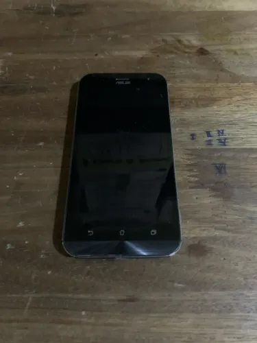 Asus zoom DEFEITO na tela PARA PEÇAS