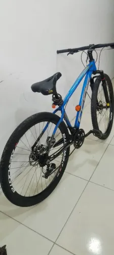Bike aro 29 pra vender rápido preço negociável
