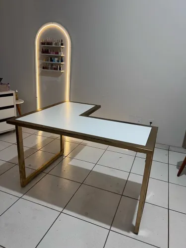 Mesa a venda