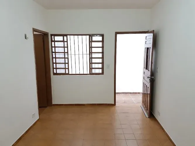 CASA TÉRREA PERTO DO METRÔ