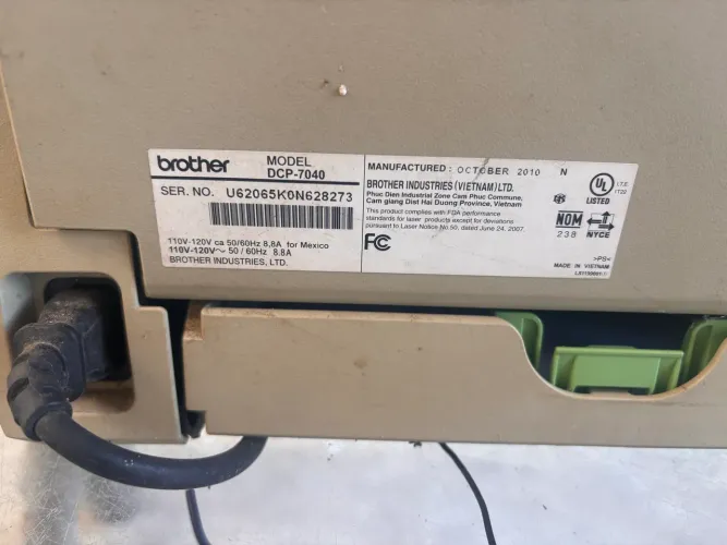 Vendo máquina de tirar xerox para retida de peças 