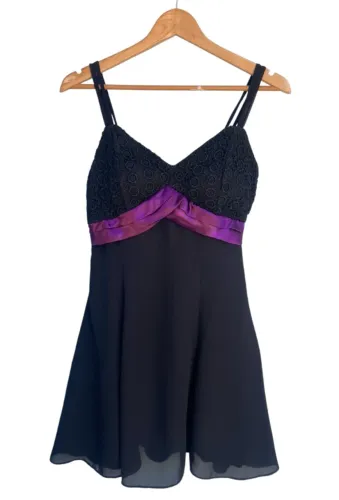 Vestido de Festa Curto Preto e Roxo com Renda, Tamanho P