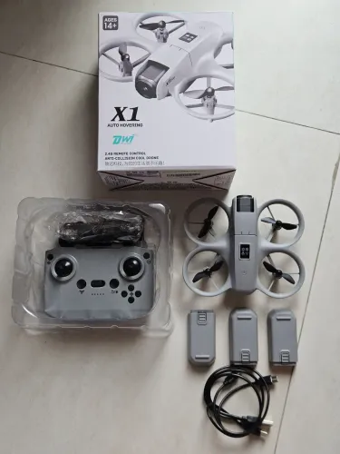 Mini Drone Dwi x1 com câmera + 3 baterias extras 