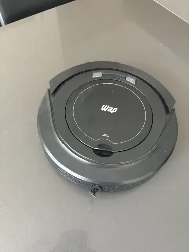 Aspirador robô Wap com problema no conector de carregamento 