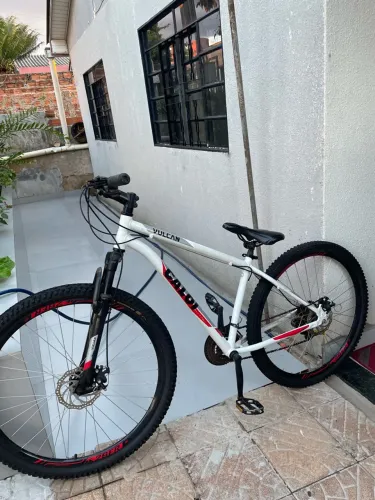 BICICLETA CALOI VULCAN ARO 29 21V
