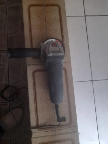 Lixadeira pequena