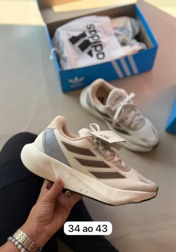 Tênis Adidas