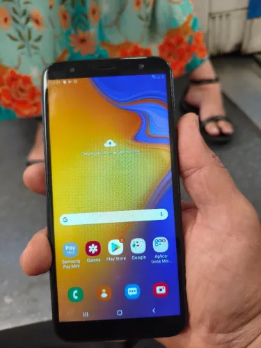 Samsung J4+
