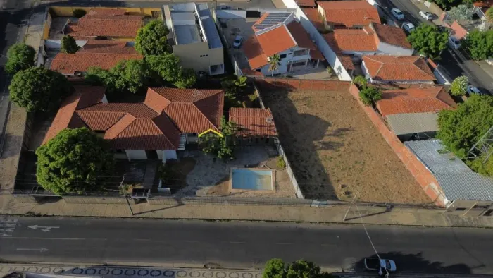 Alugo Casa Comercial com Terreno de 630 m² na Zona Leste de Teresina