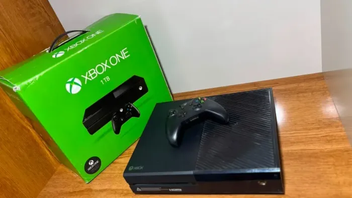 Xbox ONE - 1TB - EXCELENTE ESTADO - PARCELO NO CARTÃO E ENTREGO