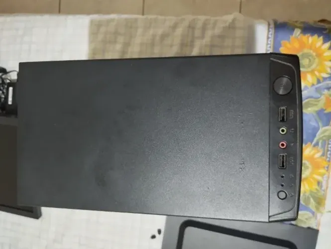 Gabinete de PC com fonte PX-300 DNG