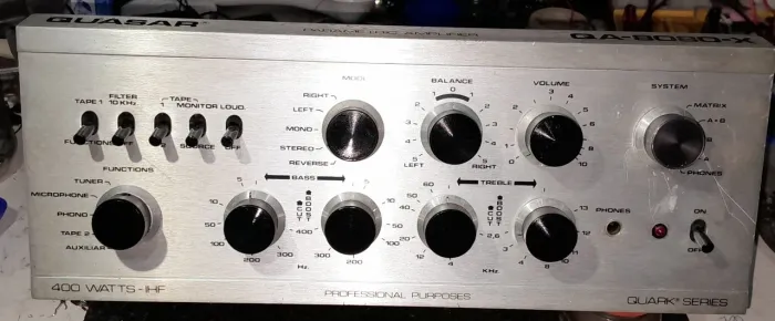 Amplificador Quasar 8080
