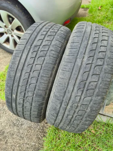 Vendo o par de pneus 185/55 R16
