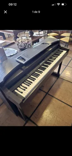 Piano Digital Yamaha Clavinova CLP-811 
