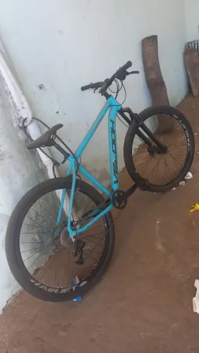 Vende-se bicicleta, marca velooh. Novíssima.