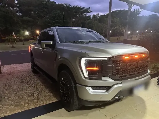 Ford F-150 Lariat 4X4 5.0 V8 2023