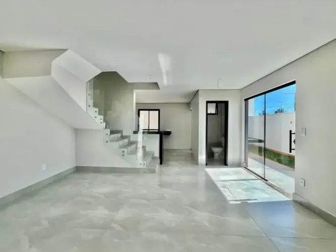 Casa com 3 quartos à venda, 176 m² por R$ 1.050.000 - Planalto - Belo Horizonte/MG